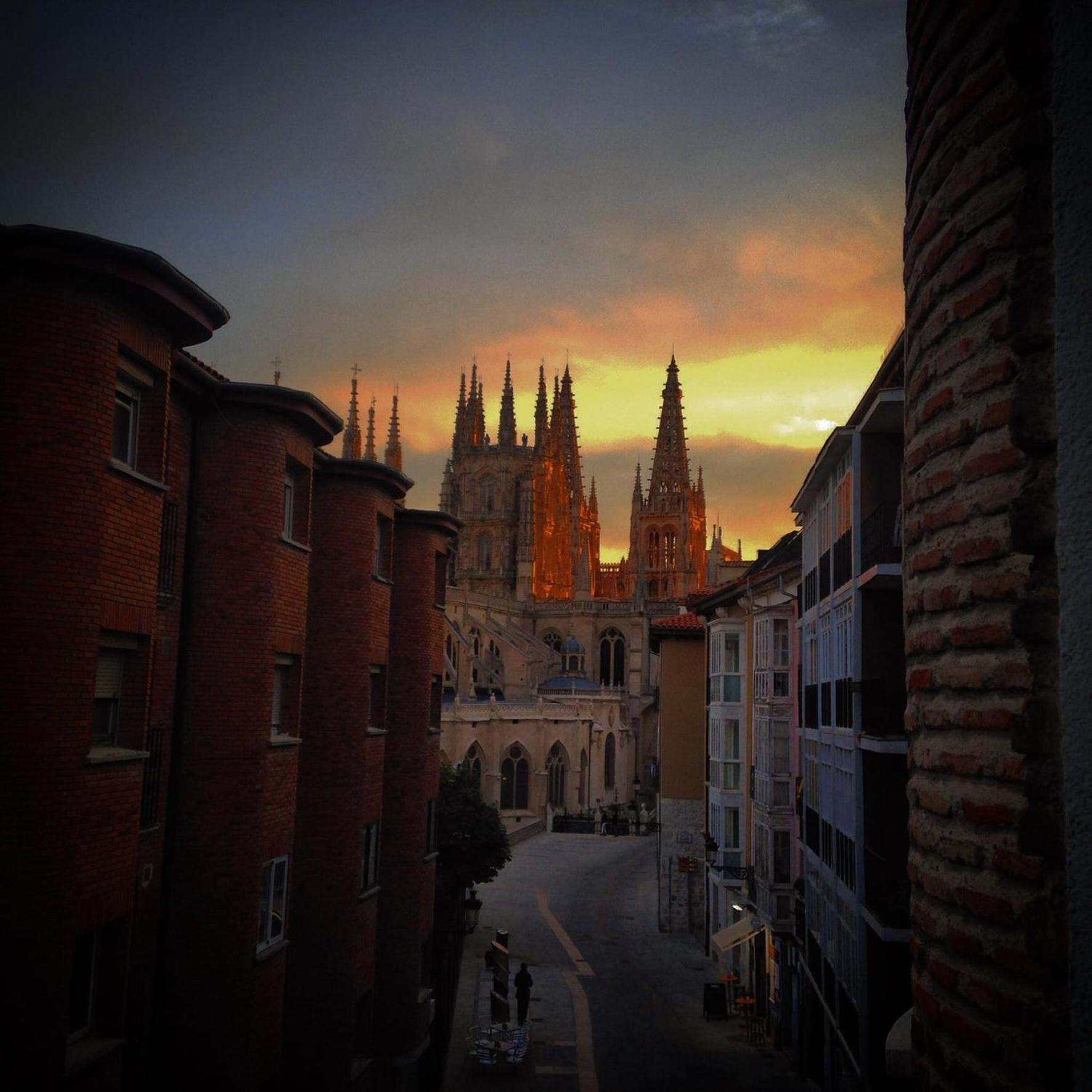 Atuaire Home Vivienda En Perfecta Ubicacion Al Lado De La Catedral De บูร์โกส ภายนอก รูปภาพ